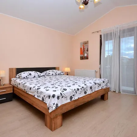 Bisko With Heated Pool & Jacuzzi Villa