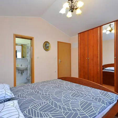 Bisko With Heated Pool & Jacuzzi Villa Trilj