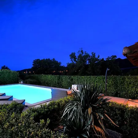 Bisko With Heated Pool & Jacuzzi *