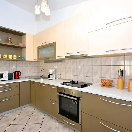 Bisko With Heated Pool & Jacuzzi Villa Trilj