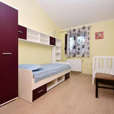 Bisko With Heated Pool & Jacuzzi *
