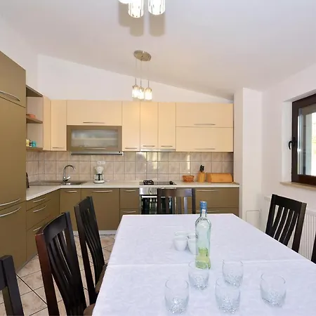Bisko With Heated Pool & Jacuzzi Villa Trilj
