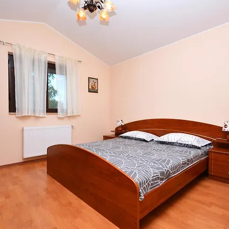 Bisko With Heated Pool & Jacuzzi Villa
