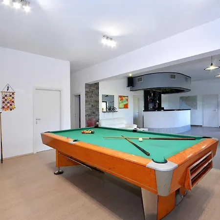 Bisko With Heated Pool & Jacuzzi Villa *