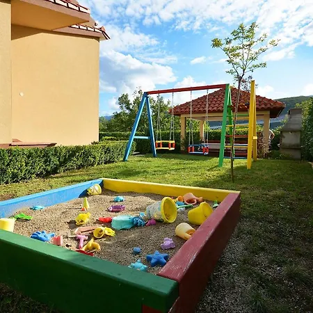 Bisko With Heated Pool & Jacuzzi * Trilj