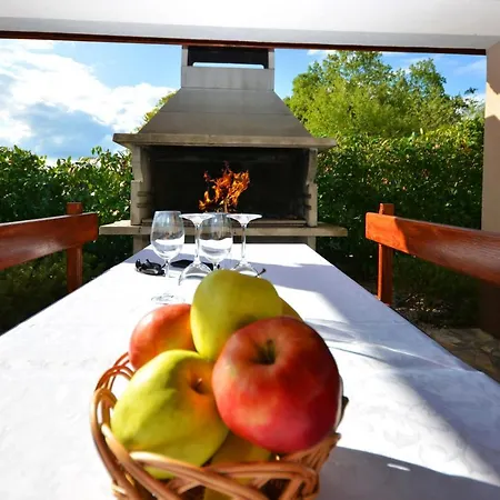 Bisko With Heated Pool & Jacuzzi *