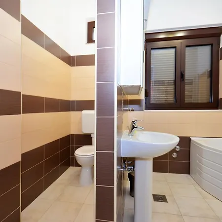 Bisko With Heated Pool & Jacuzzi Villa