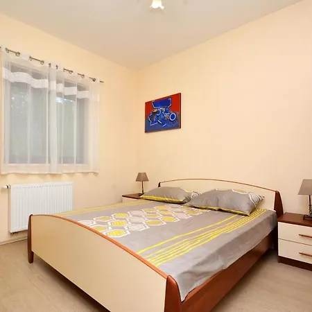 Bisko With Heated Pool & Jacuzzi