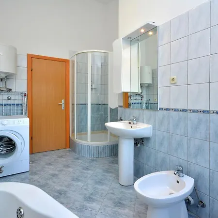 Bisko With Heated Pool & Jacuzzi Trilj