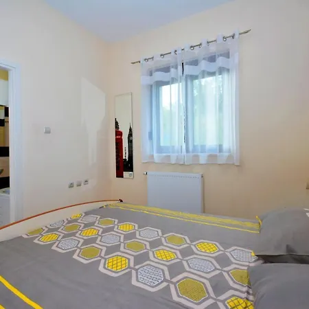 Bisko With Heated Pool & Jacuzzi Trilj