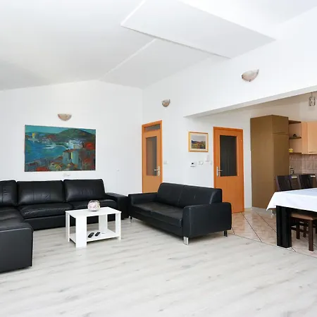 Bisko With Heated Pool & Jacuzzi Villa Trilj