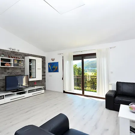 Bisko With Heated Pool & Jacuzzi