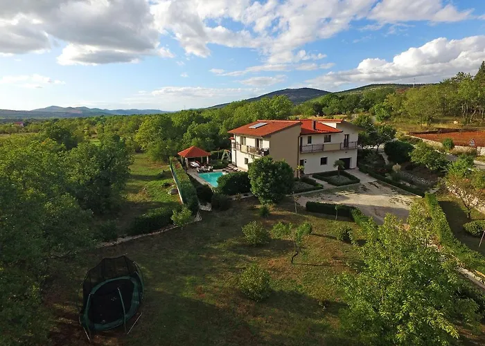 Bisko With Heated Pool & Jacuzzi Villa Trilj