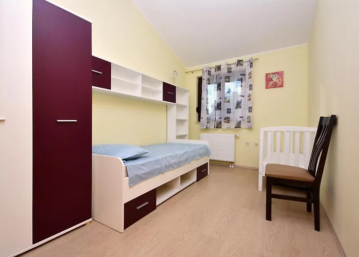Bisko With Heated Pool & Jacuzzi *