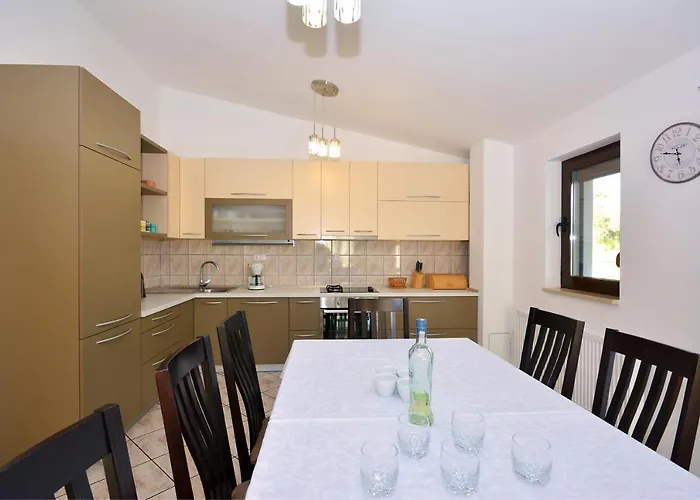 Bisko With Heated Pool & Jacuzzi Villa Trilj