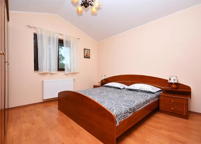 Bisko With Heated Pool & Jacuzzi Villa