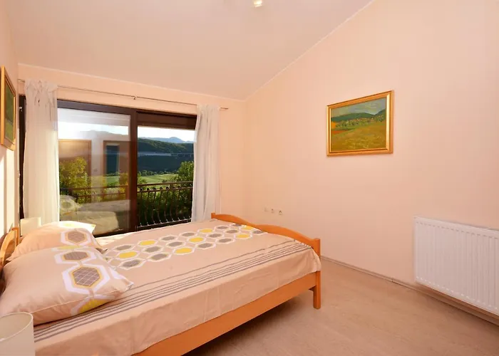 Bisko With Heated Pool & Jacuzzi Villa