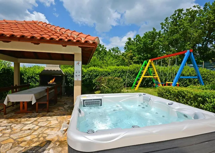 Bisko With Heated Pool & Jacuzzi Villa Trilj