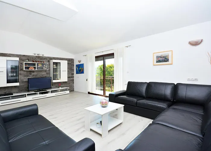 Bisko With Heated Pool & Jacuzzi Villa