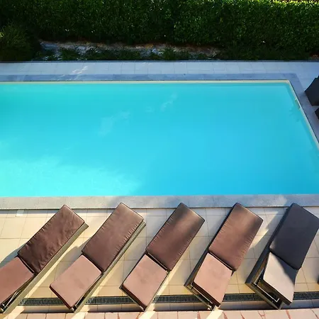 Bisko With Heated Pool & Jacuzzi ヴィラ *