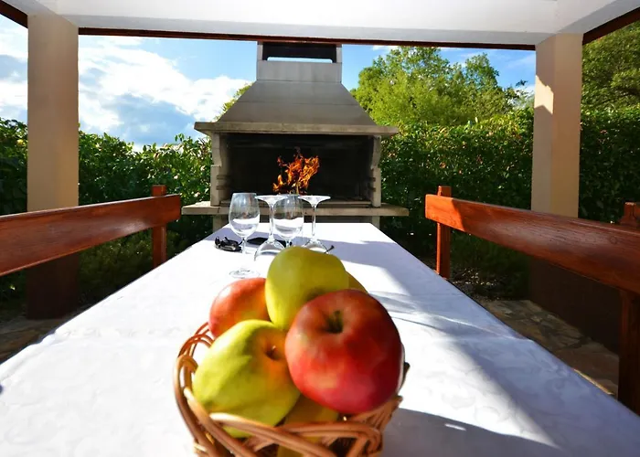 Bisko With Heated Pool & Jacuzzi *